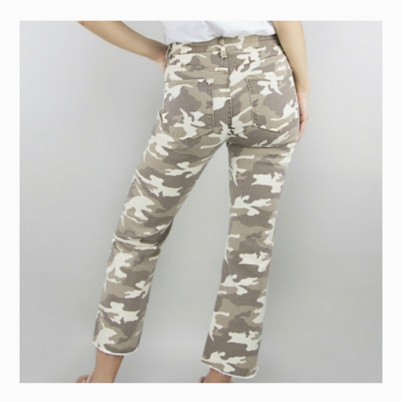 Size 25 NWT Tractr Blu Camo Crop Pant - Picture 2 of 6